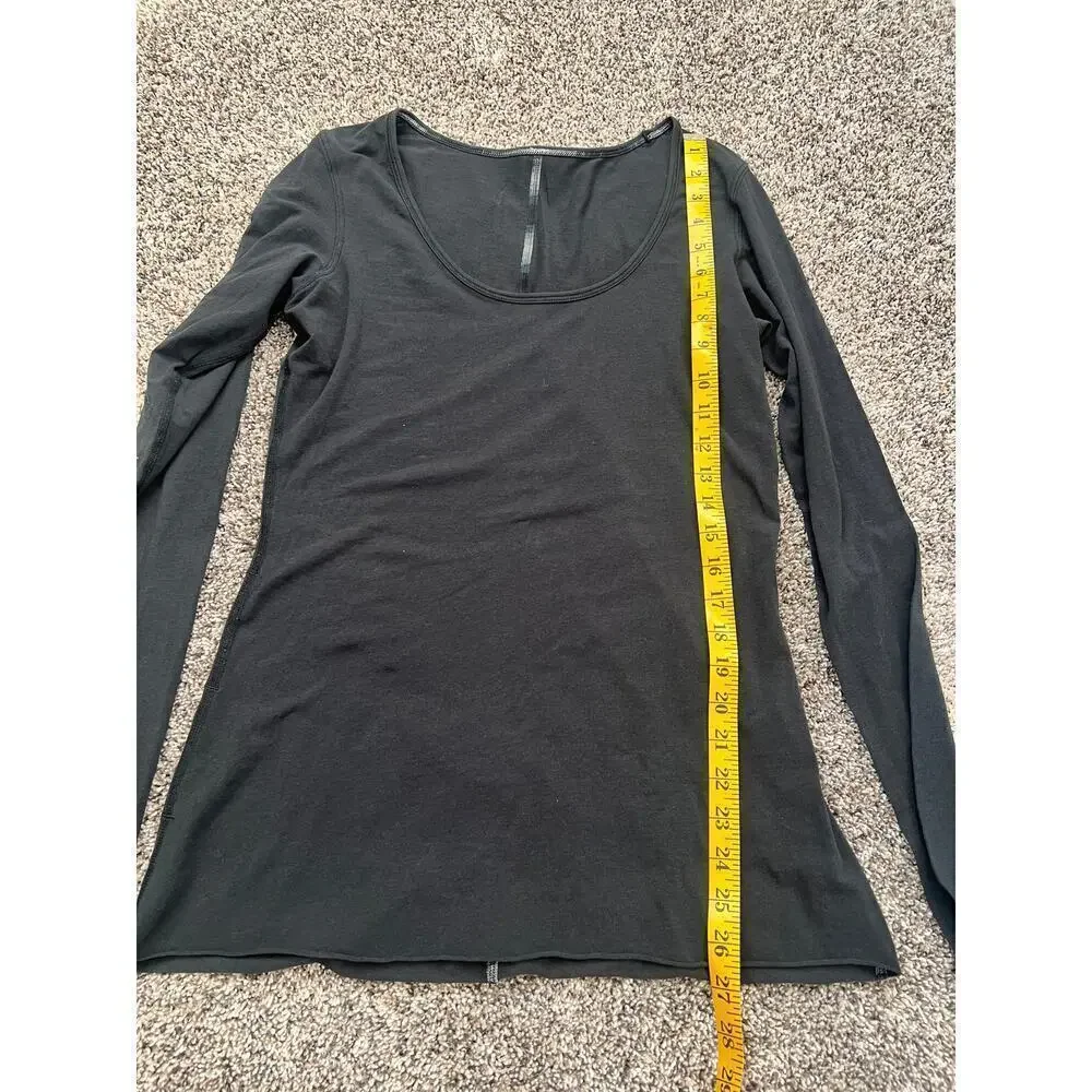 Lululemon black long sleeve shirt not sure on size
